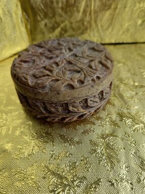 Bohemian Boho Indian Hand-carved Soapstone Trinket Box Round Floral c. 1975